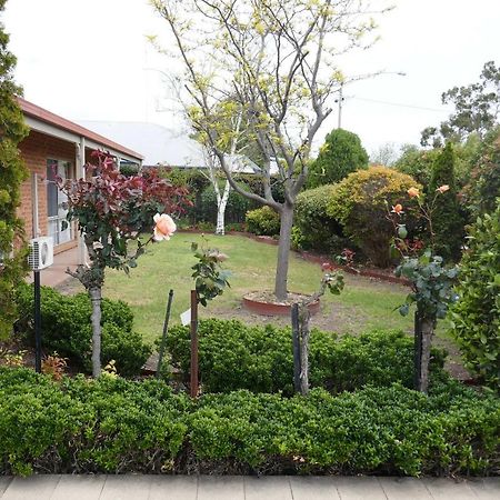 Colonial Motor Inn Bairnsdale Golden Chain Property Exterior foto