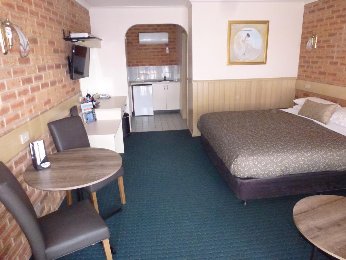 Colonial Motor Inn Bairnsdale Golden Chain Property Exterior foto