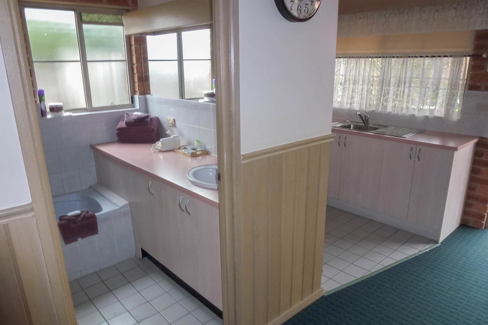 Colonial Motor Inn Bairnsdale Golden Chain Property Exterior foto